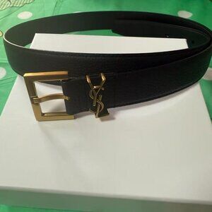 Stylish Women's black belt